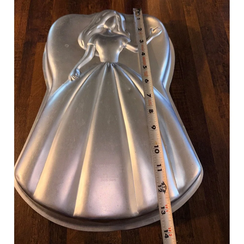 Wilton Barbie Princess Cake Pan 1998 Mattel Aluminum Shaped Mold 2105-9815